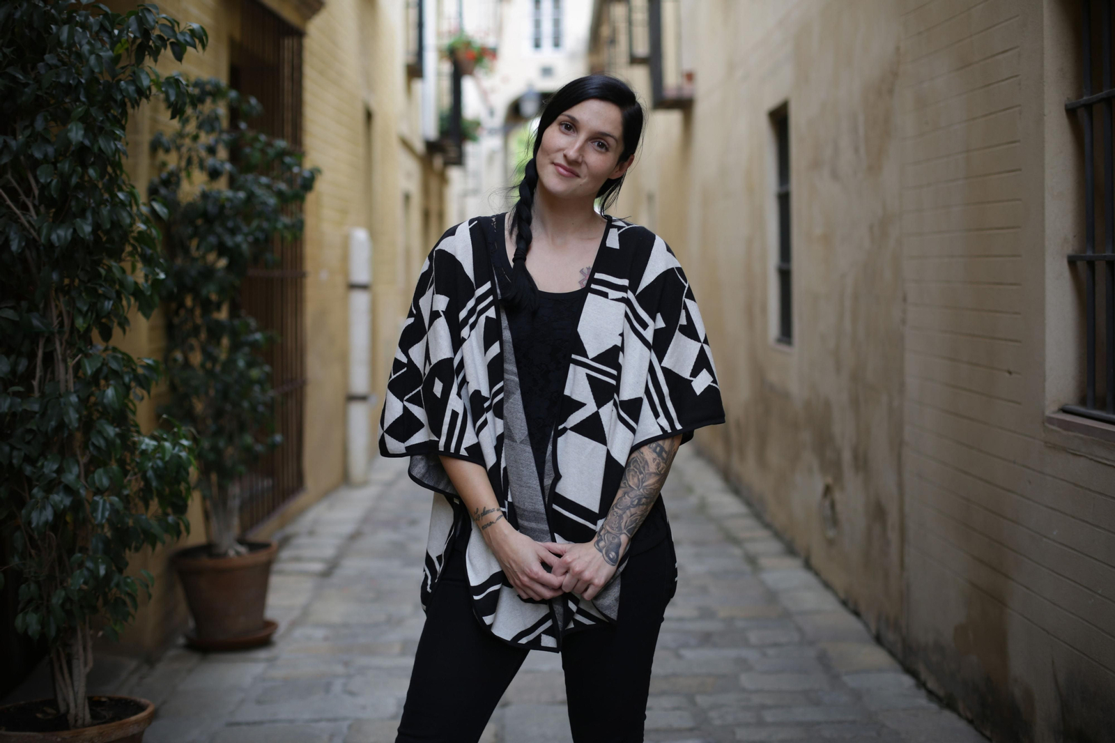 Clara Peñalver: "estoy siempre leyendo sobre cualquier tema que me ayude a crear una historia nueva" Clara Peñalver: "estoy siempre leyendo sobre cualquier tema que me ayude a crear una historia nueva"