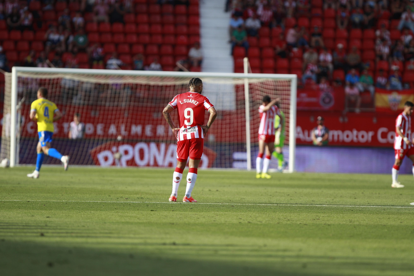 Imágenes de la gran victoria del Almería ante el Cádiz por 6 a 1