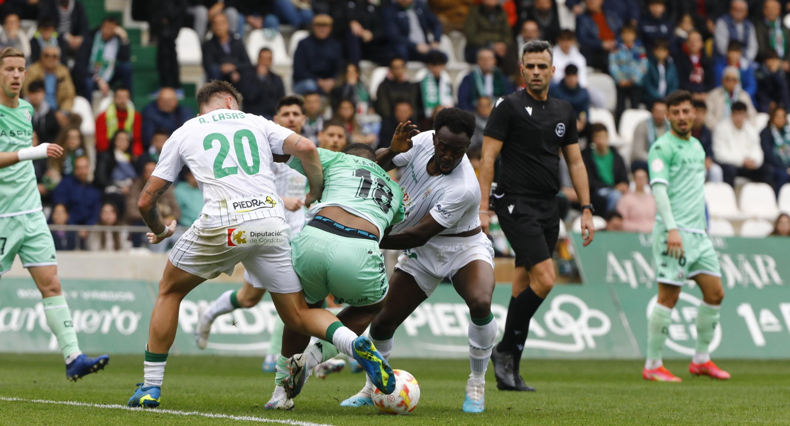 García Muñoz, durante un lance del partido entre el CCF y la Cultural Leonesa del año pasado.