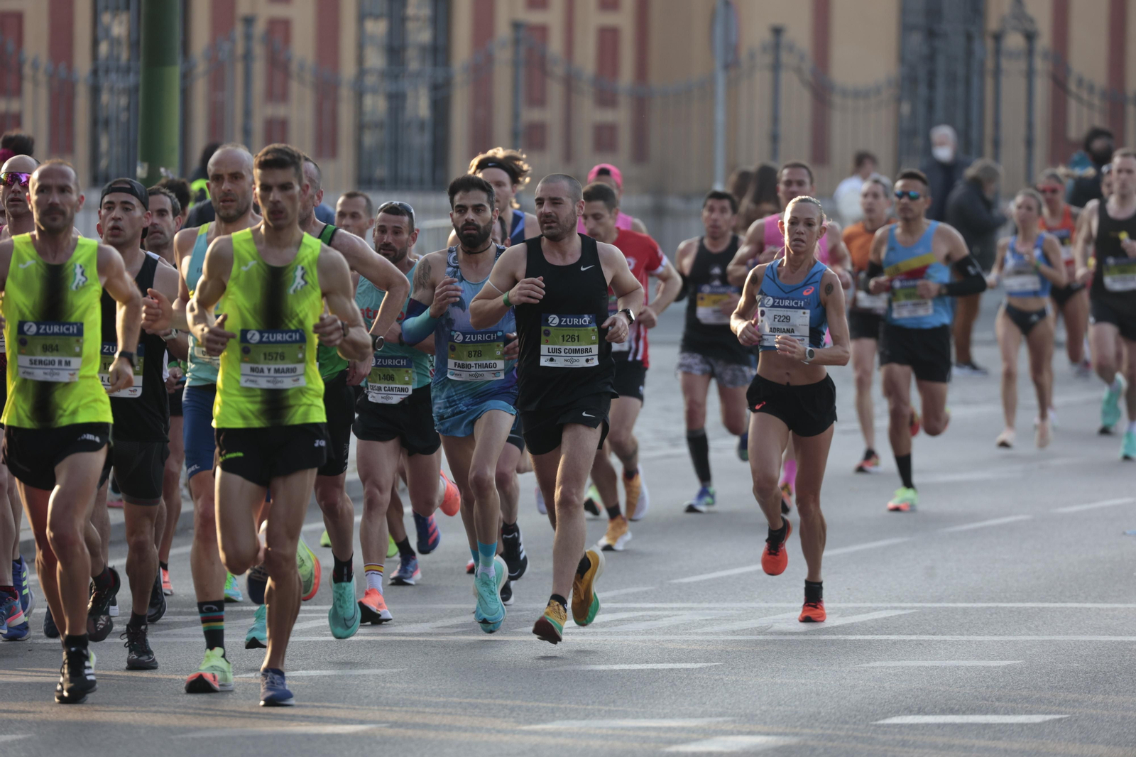 Las imágenes de la Maratón de Sevilla 2022 (7)