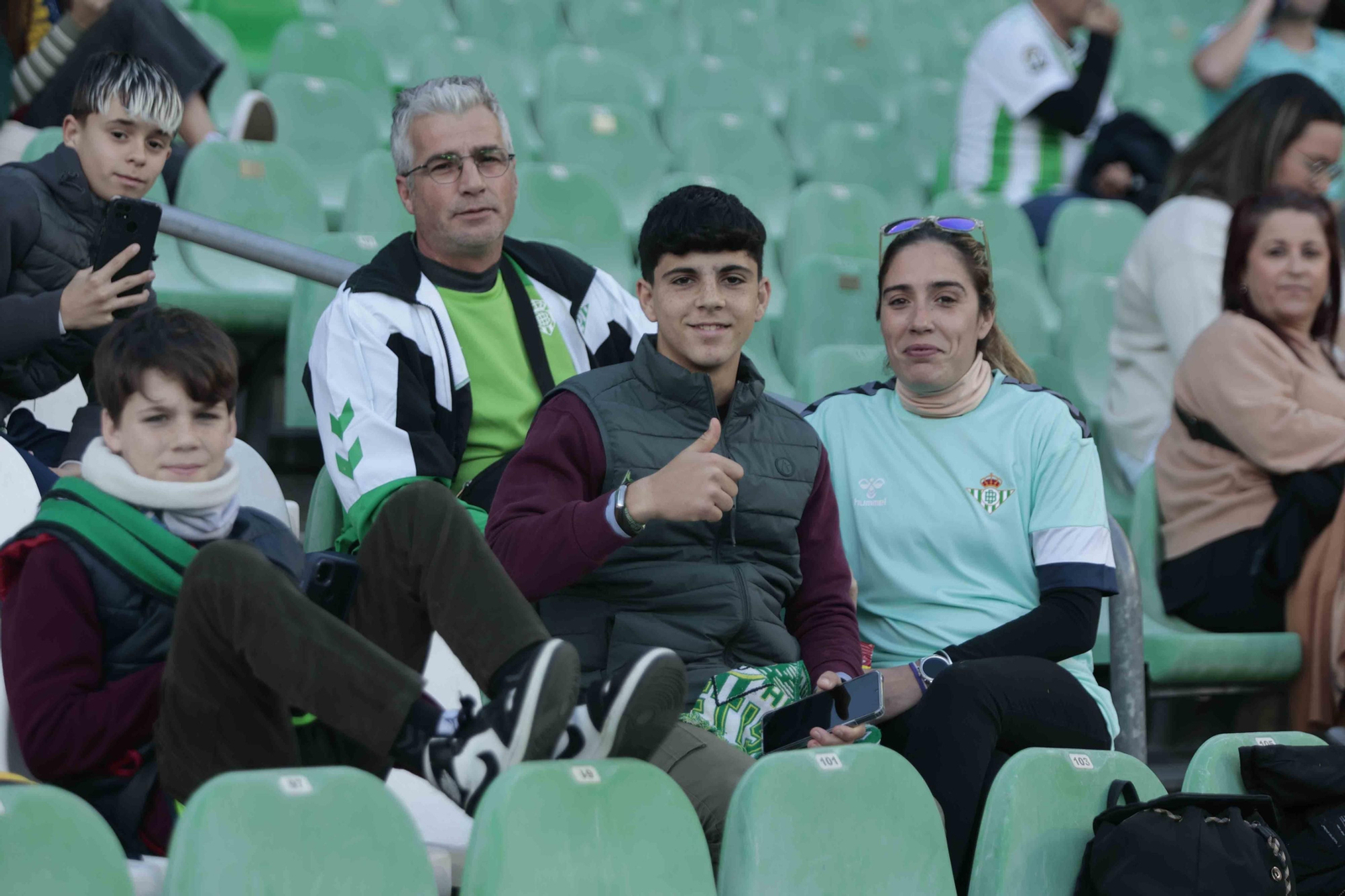 Búscate en las gradas del Villamarín