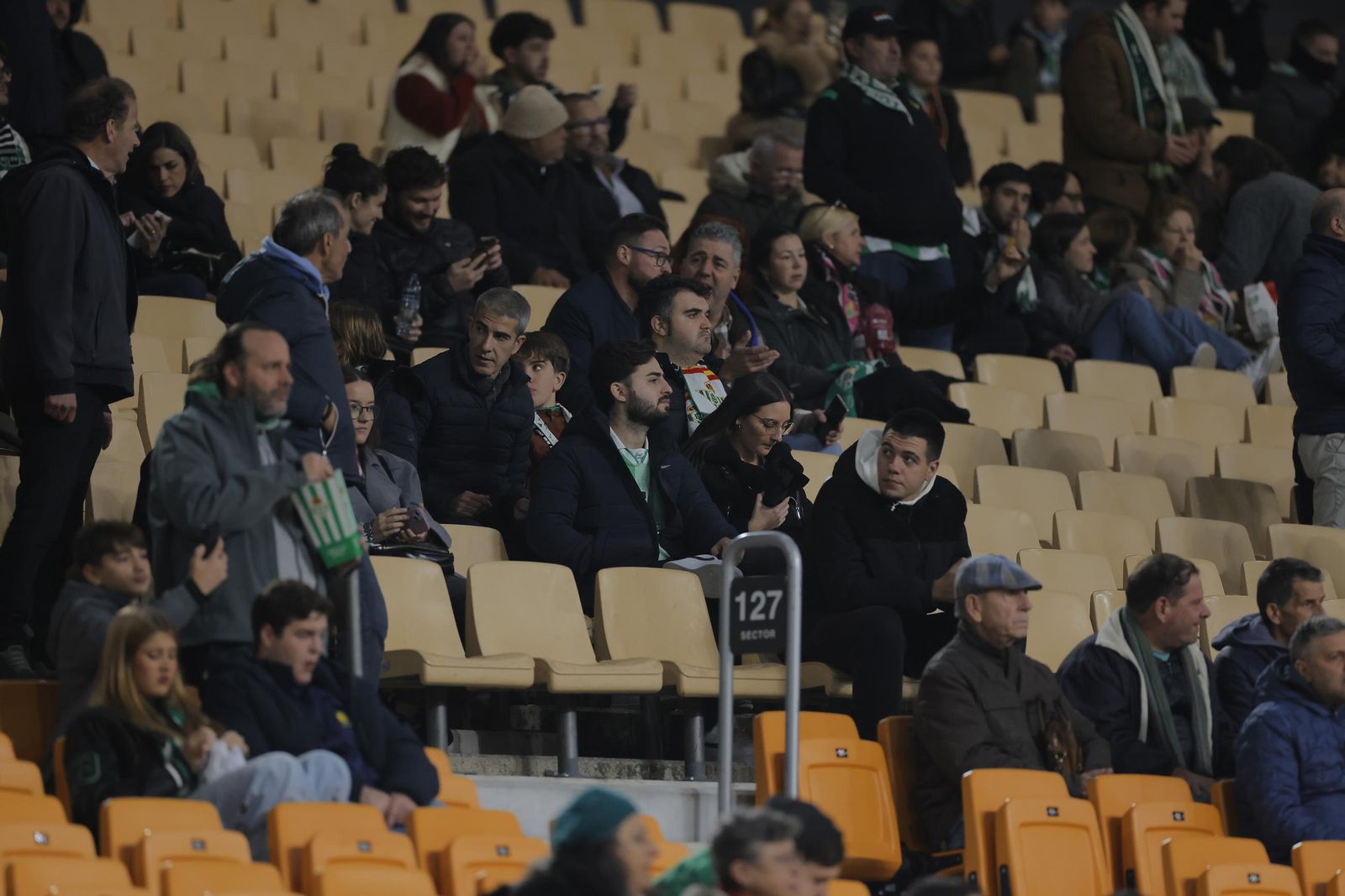 Búscate en las fotos del Betis - Utrecht