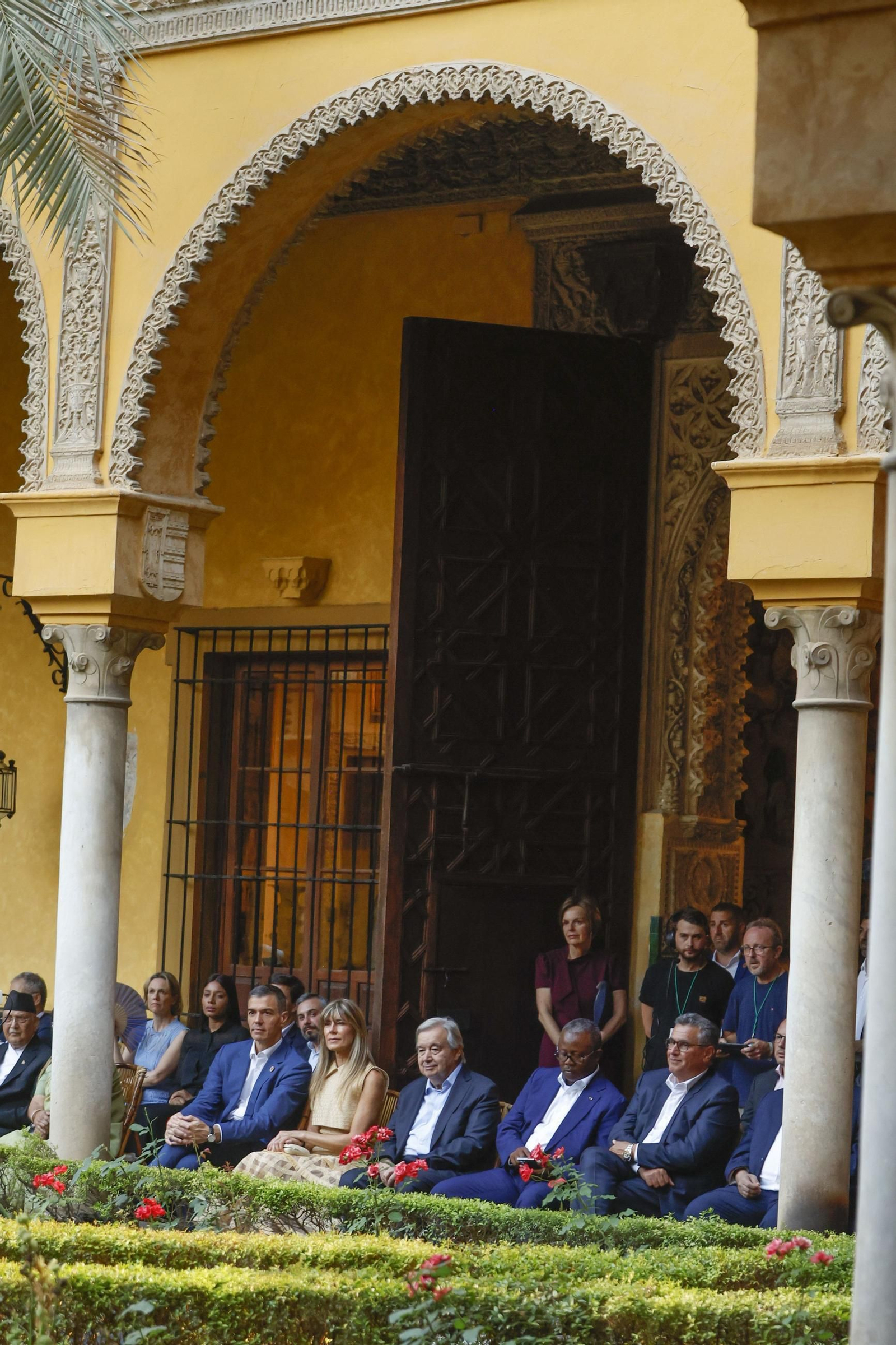 Las fotos de la cena de la cumbre de la ONU en el Palacio de las Dueñas de Sevilla