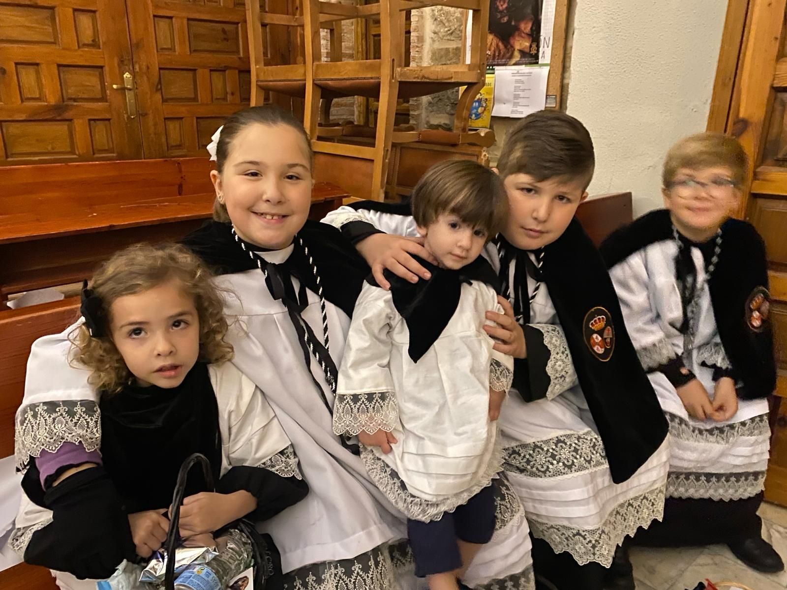 En imágenes: el Santo Sepulcro procesiona su luto por las calles de Jaén capital