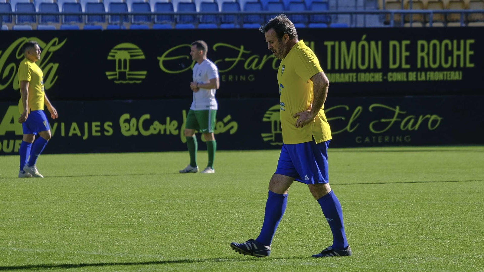 Partido de fútbol a beneficio de la Asociación de Reyes Magos en Carranza