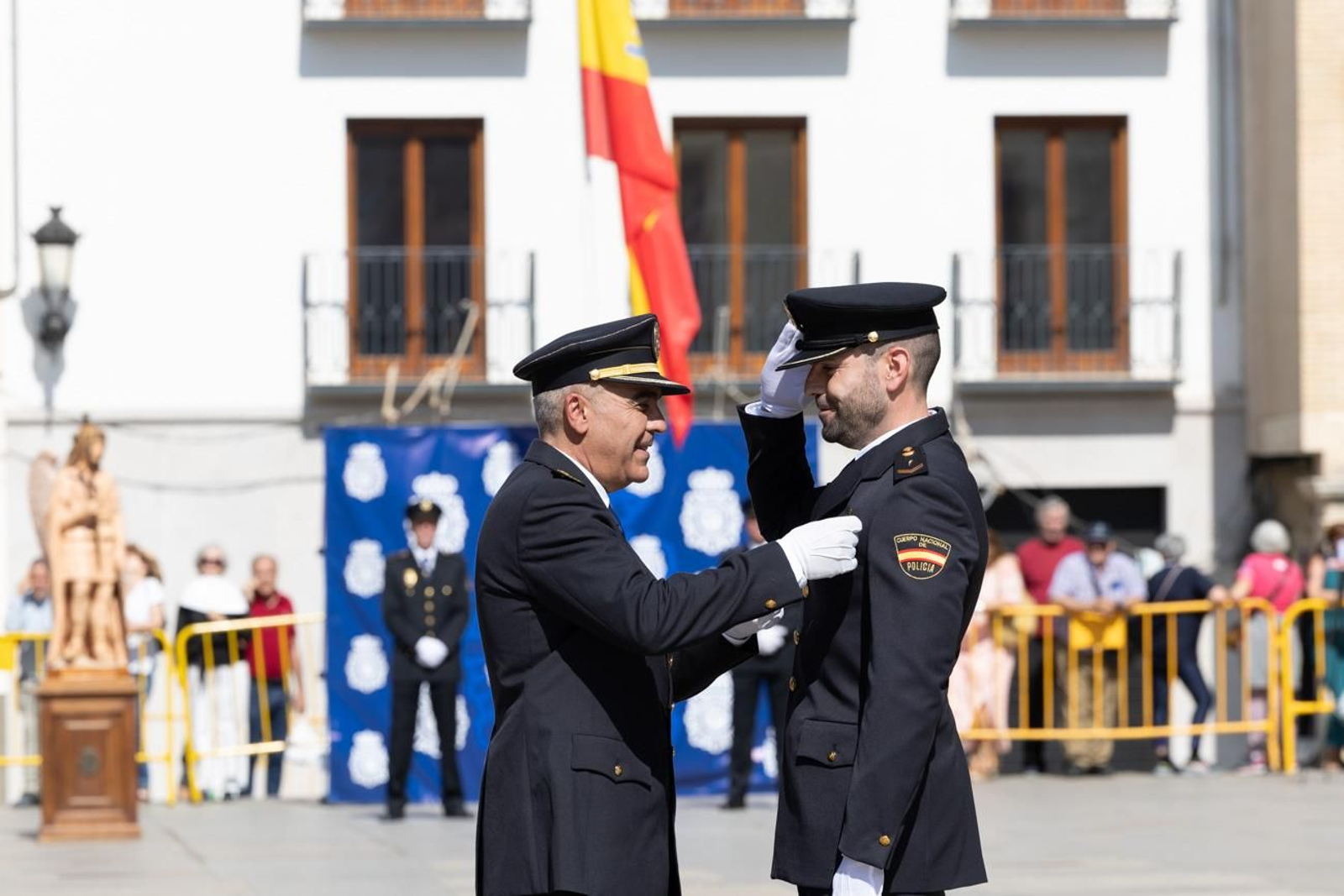Acto por el día de la Policía Nacional, con motivo de la festividad los Santos Ángeles Custodios