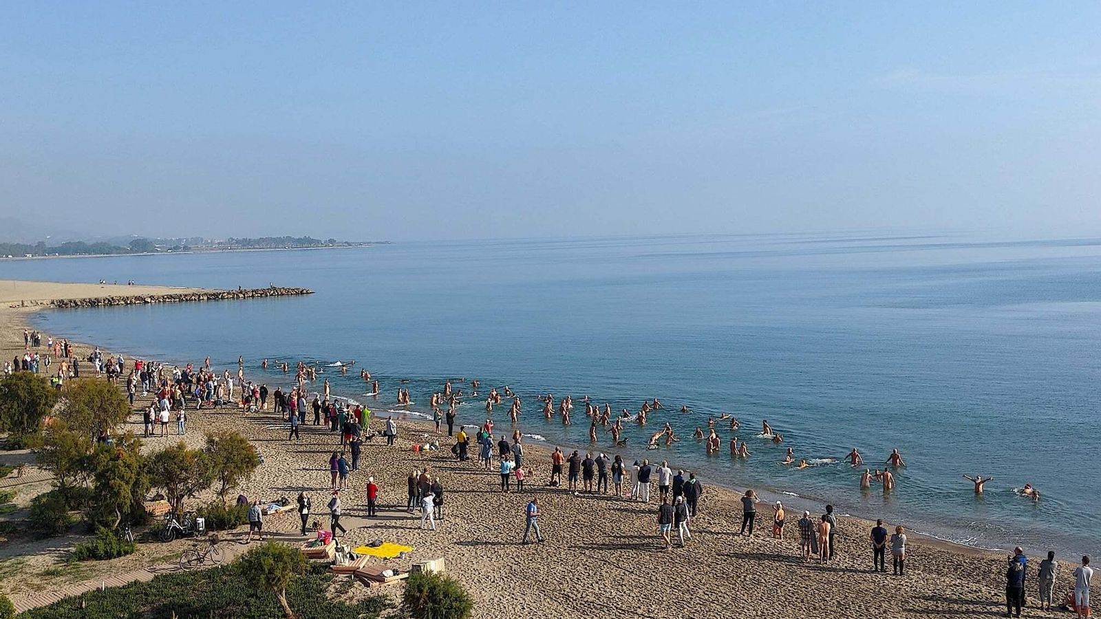 Vista panorámica del baño nudista de 2022.