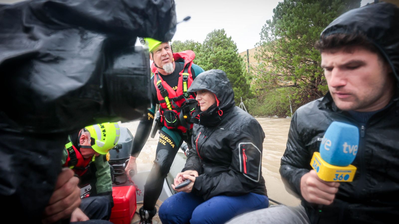 Así trabajan los grupos de élite de la Guardia Civil en las inundaciones en Jerez