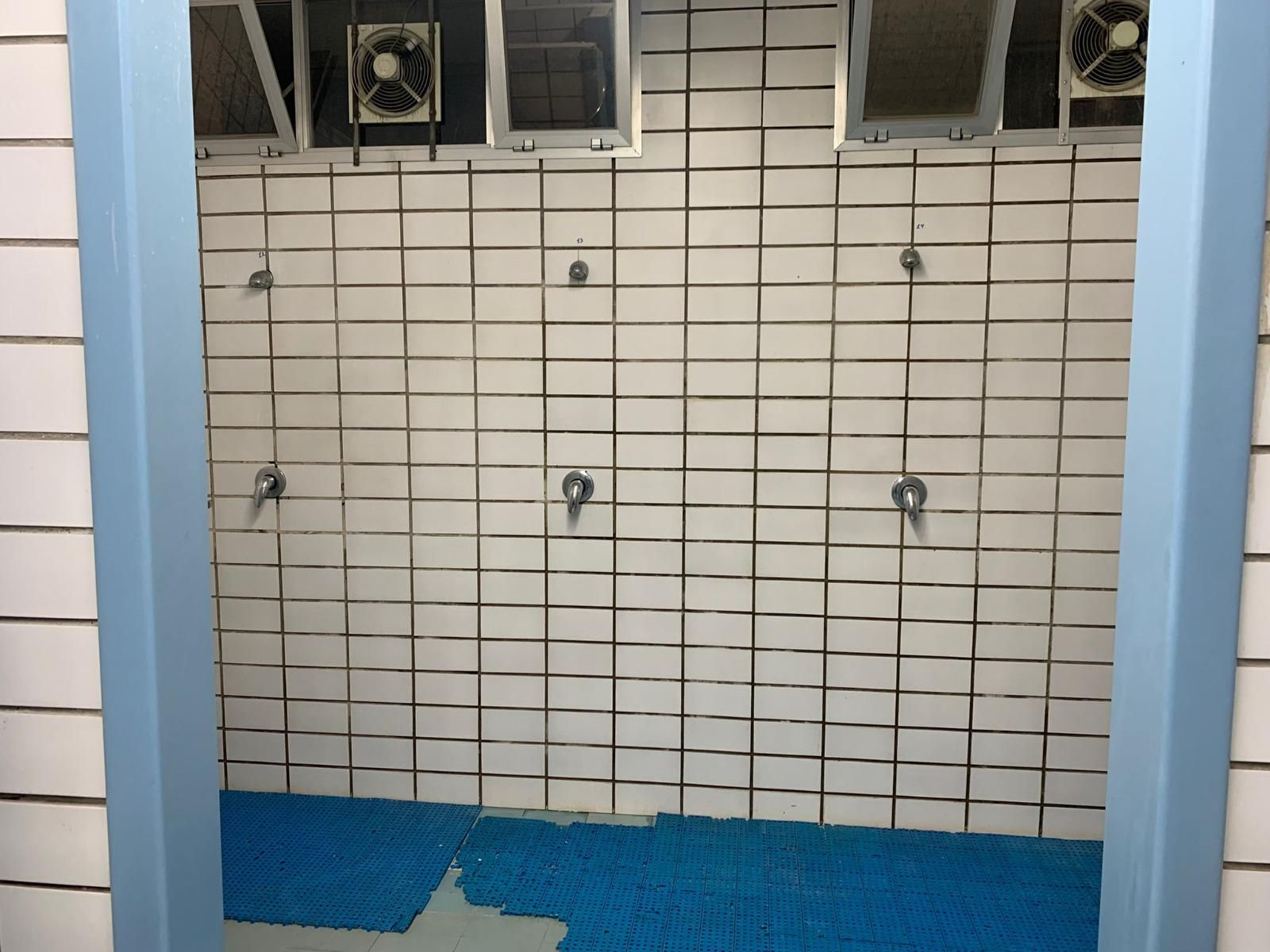 Mal estado de los vestuarios