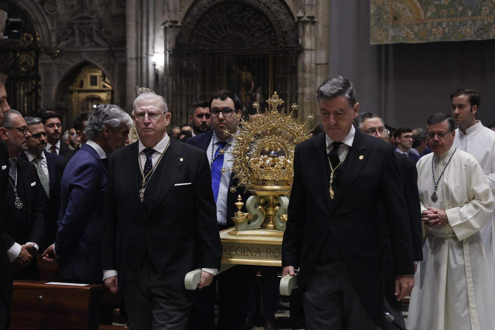La coronación de la Virgen del Rocío en imágenes