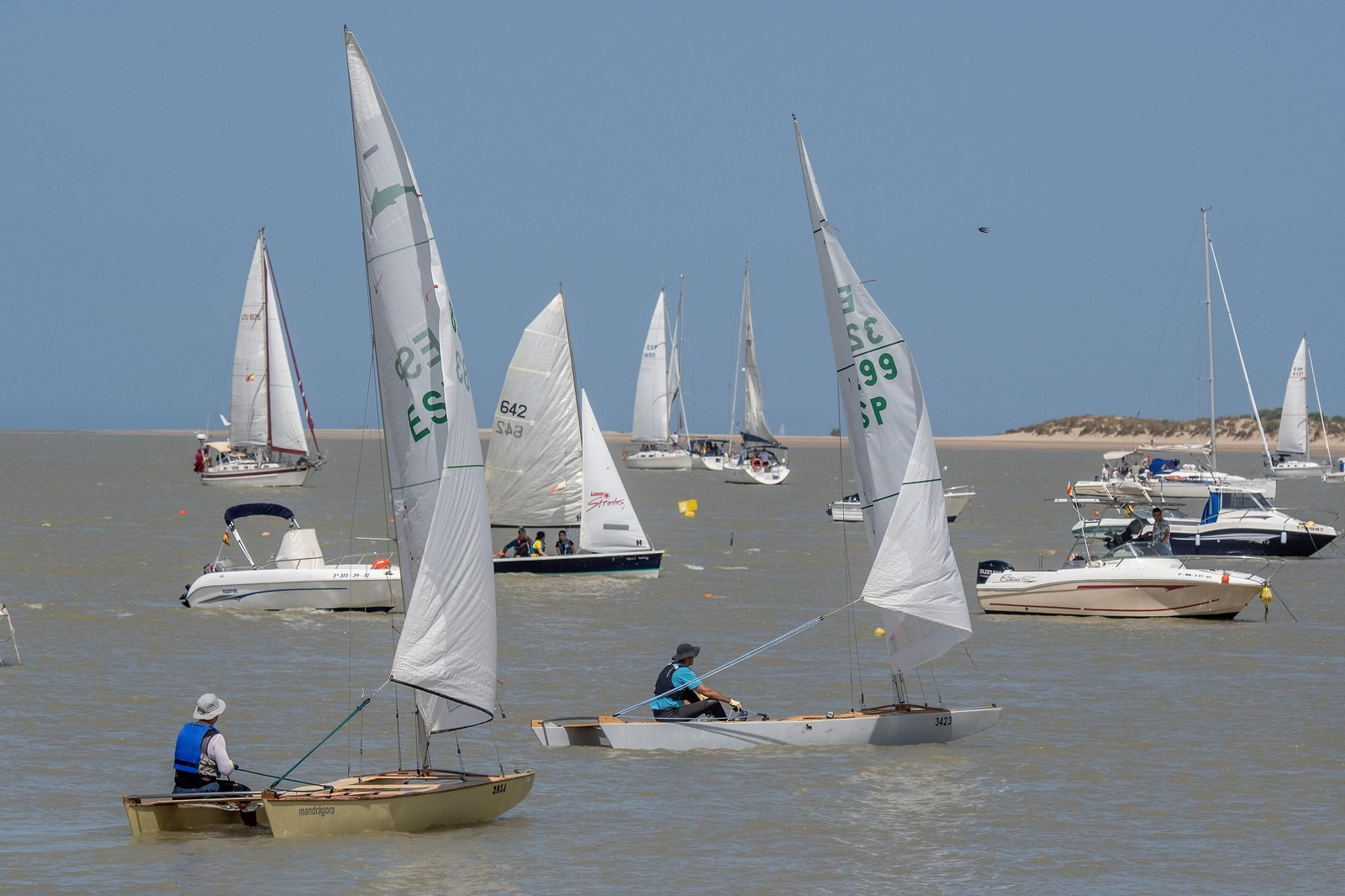 Las espectaculares fotos del Ascenso a Vela del Guadalquivir
