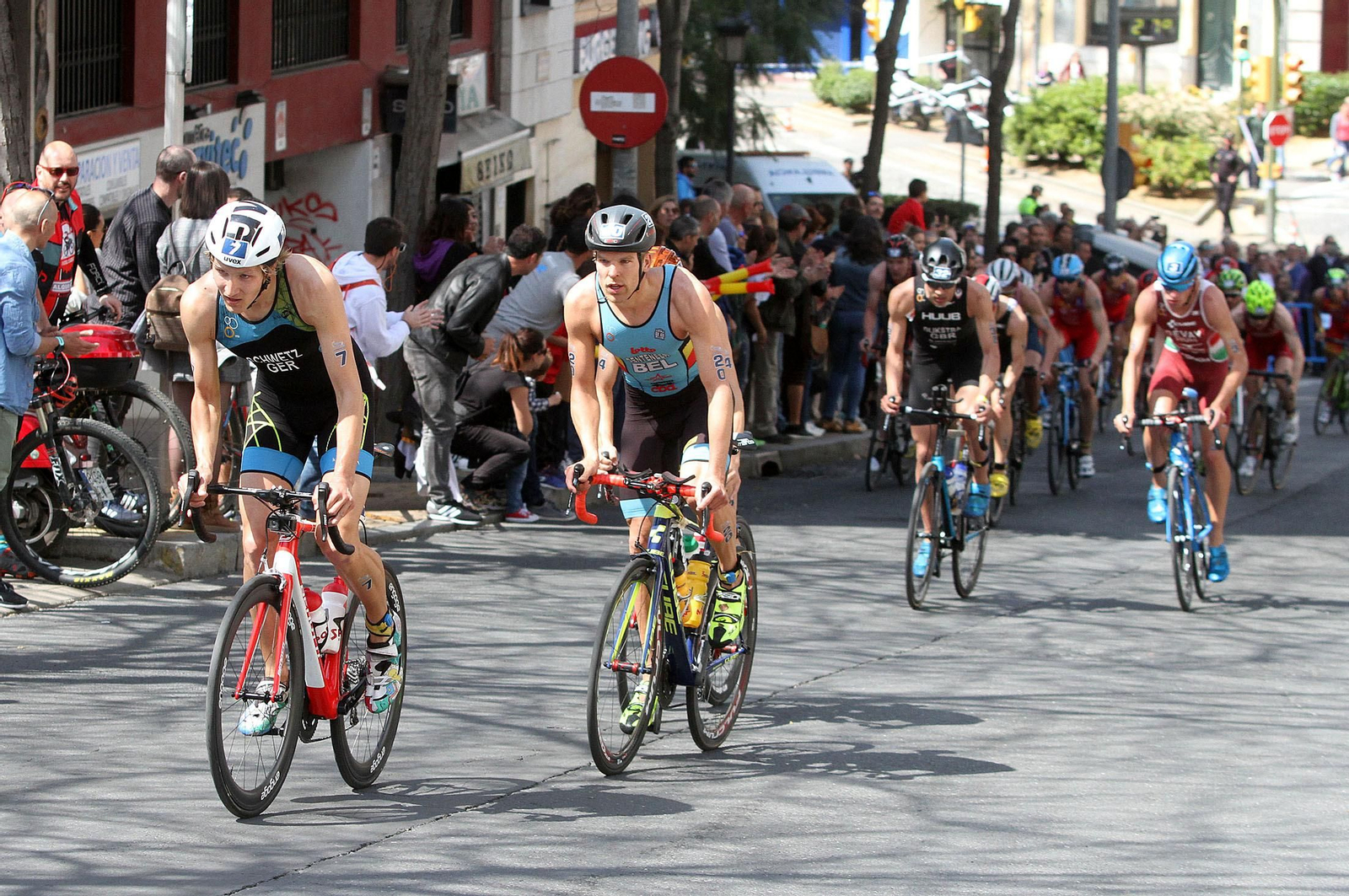 Un momento en la prueba de Triatlón: "Huelva, Puerto del Descubrimiento" Un momento en la prueba de Triatlón: "Huelva, Puerto del Descubrimiento"