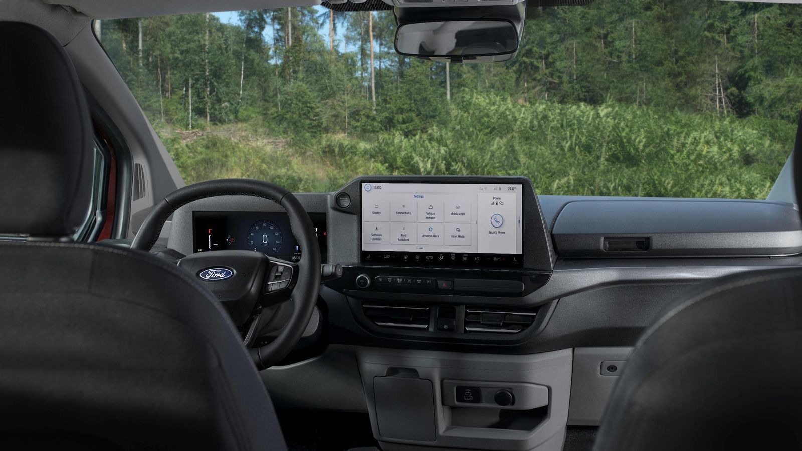 La zona de cabina no cambia respecto a otras versiones no camperizadas, ahora bien, en ésta los asientos delanteros pueden pivotar.