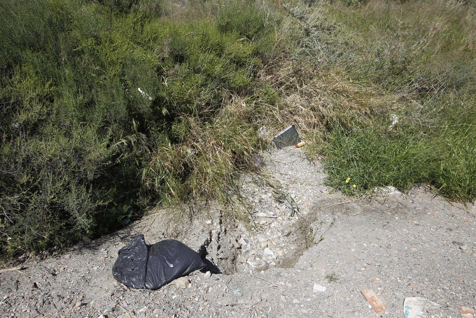 Fotogalería basura en el Desierto de Tabernas
