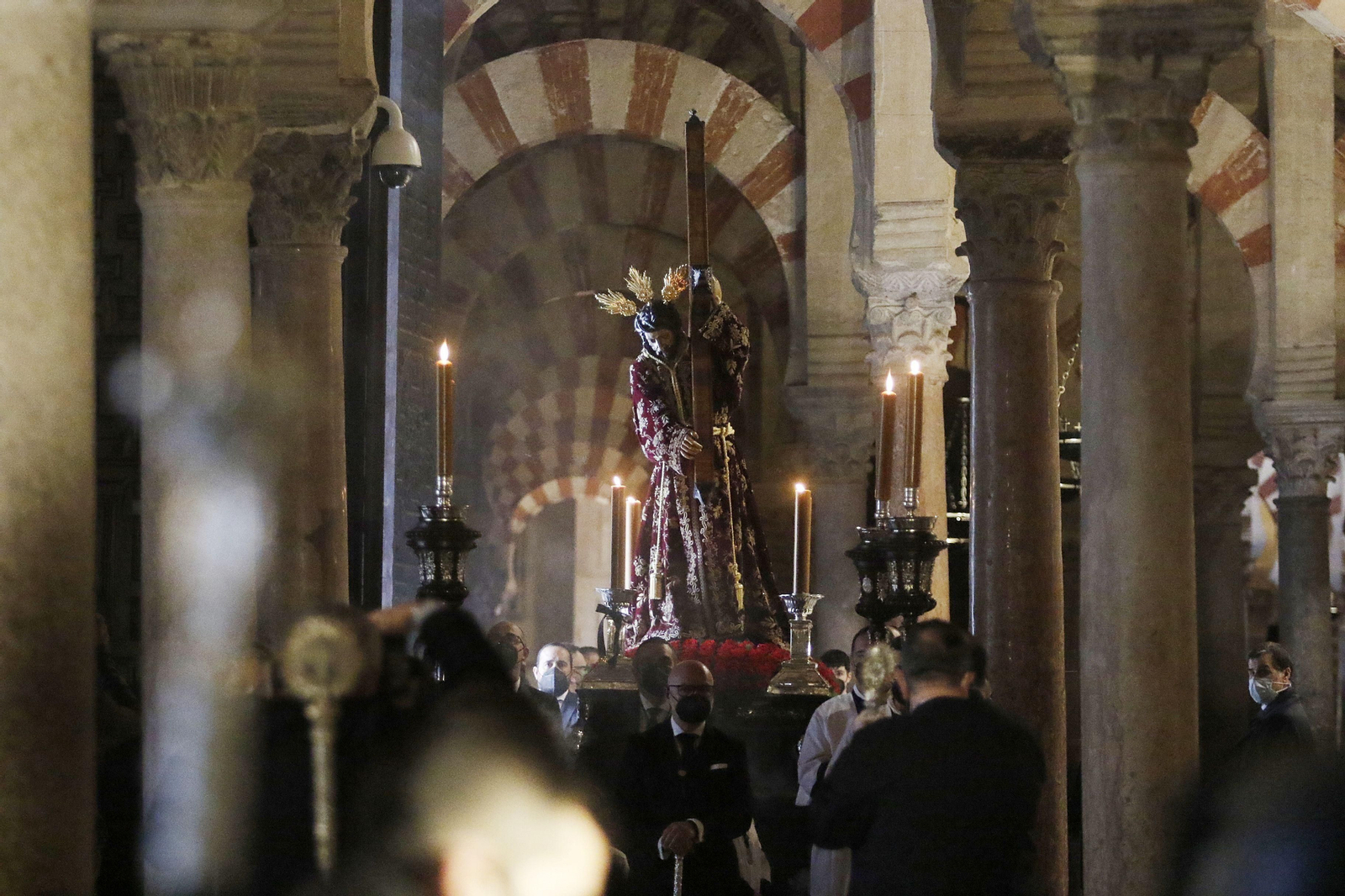 El Vía Crucis de las Cofradías de Córdoba, en imágenes