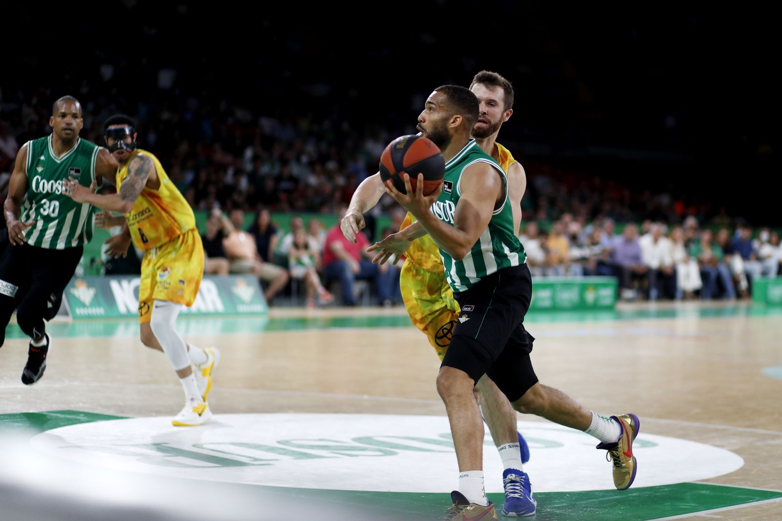 Las imágenes de la salvación del Coosur Betis