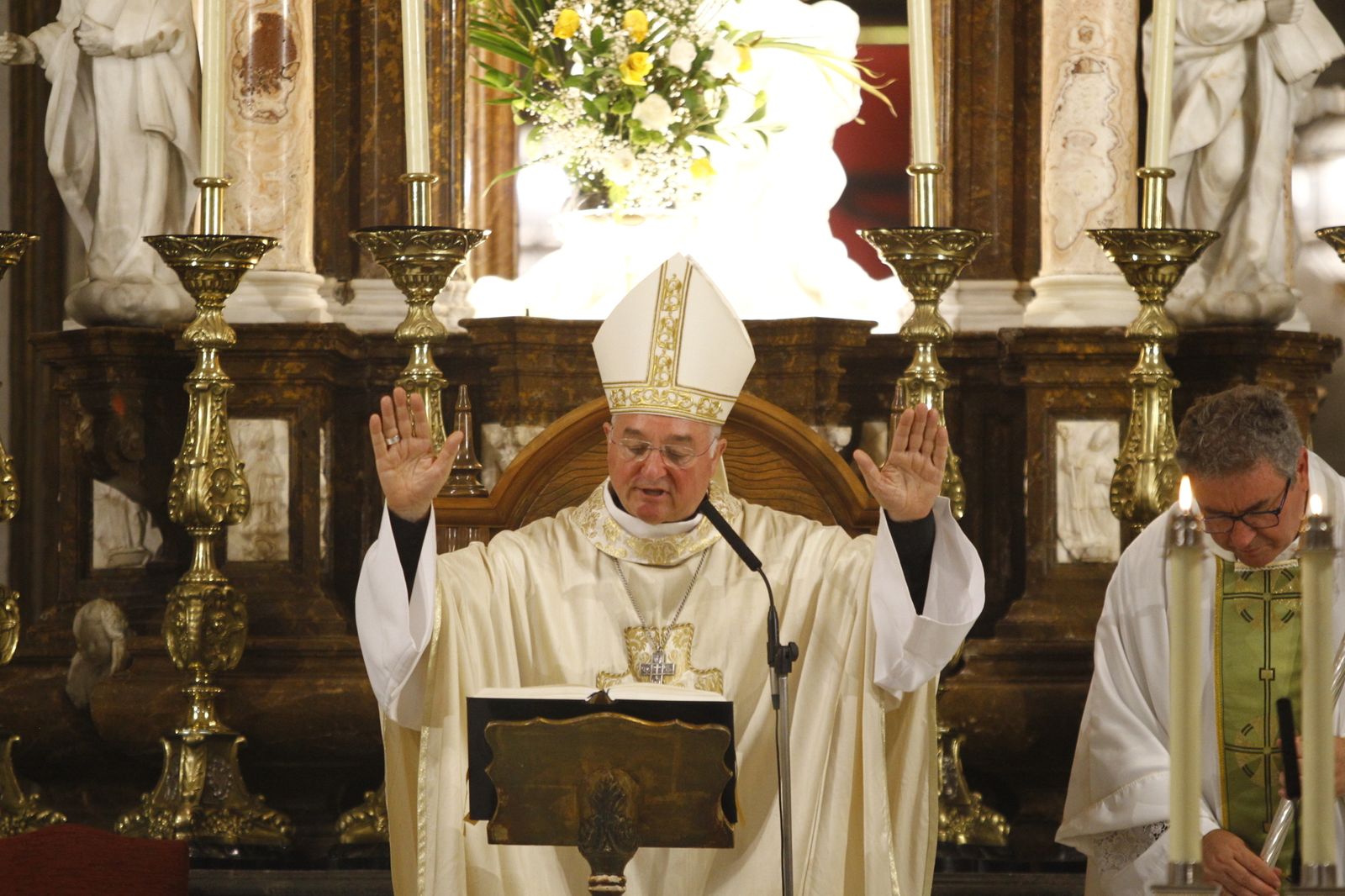 Imágenes de la misa flamenca en la Catedral de Almería