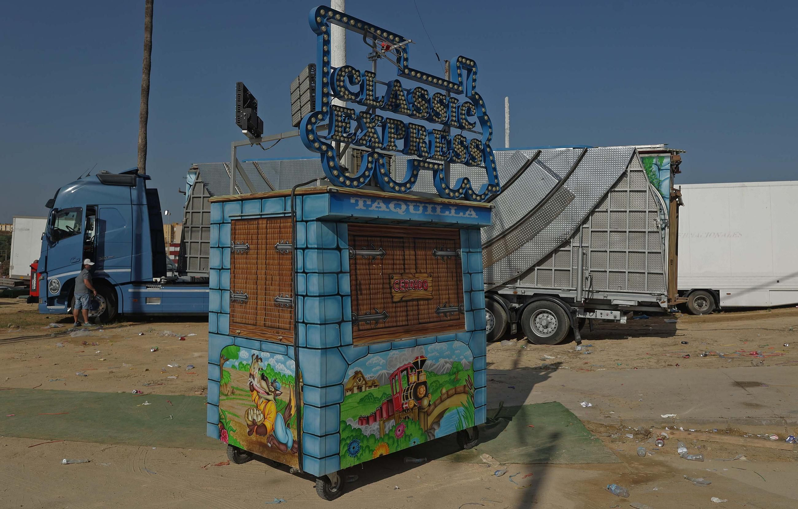 Fotos del desmontaje de la Feria Real de Algeciras
