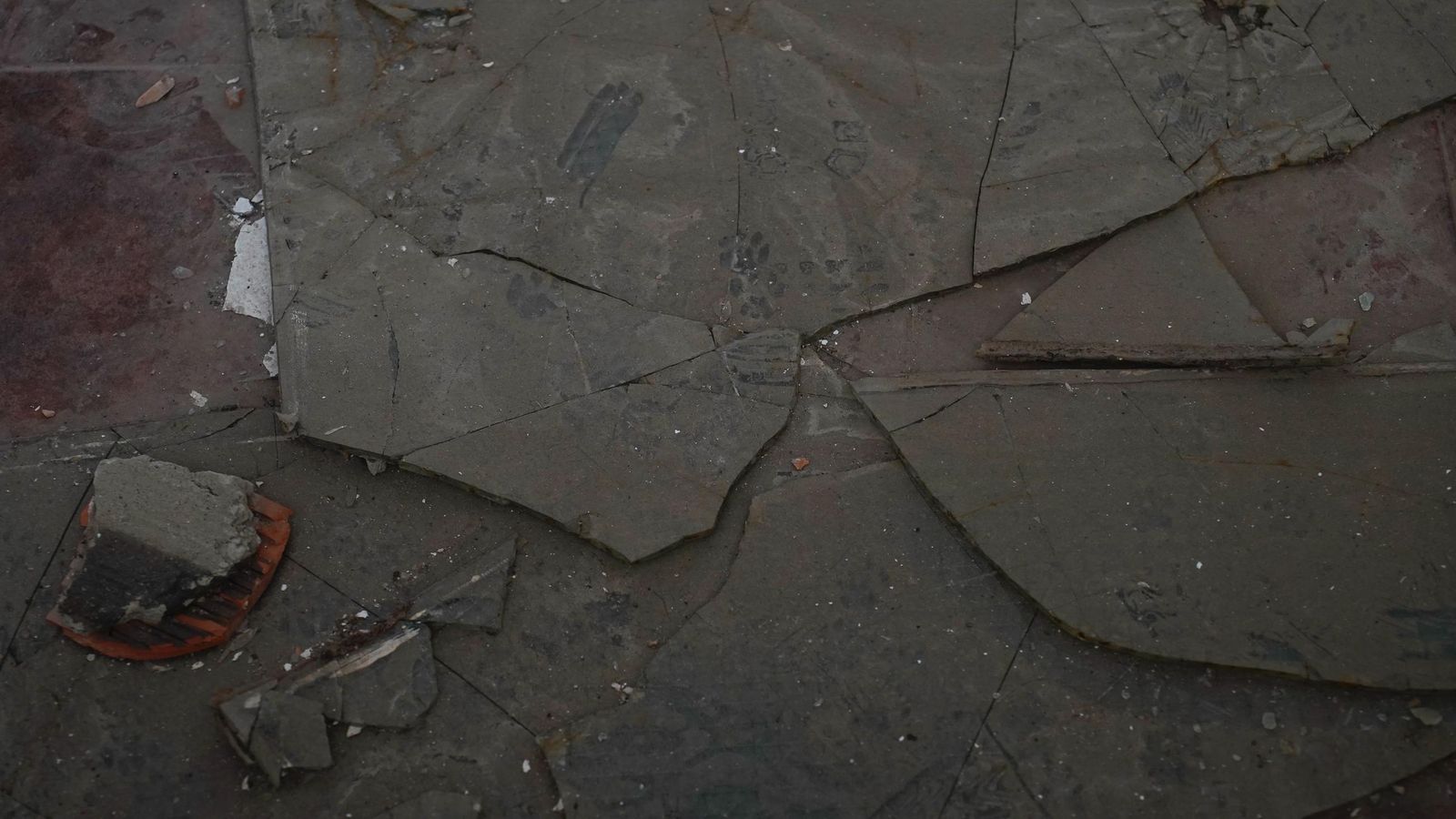 Así es la dejadez en el Centro Cívico de la reconquista.