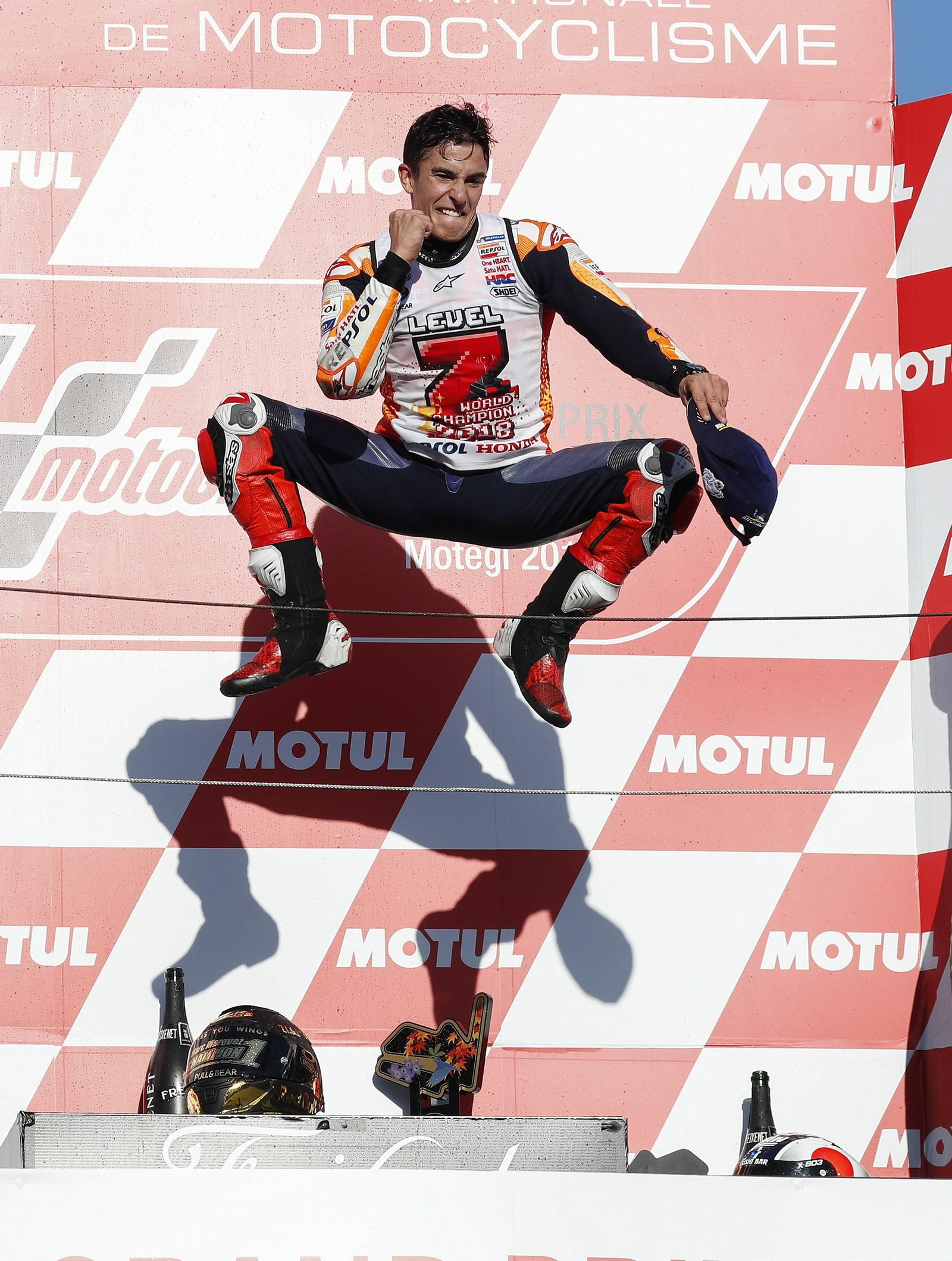 Márquez celebra su título