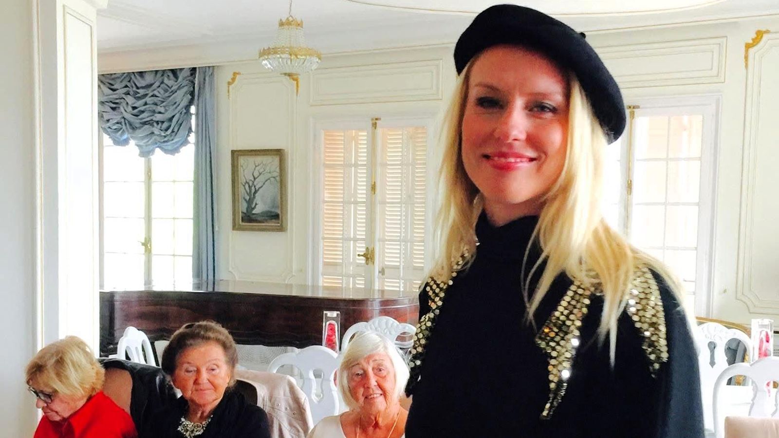 Karolina, modelo de Britten Emme en un desfile en el Palacio Rosa.