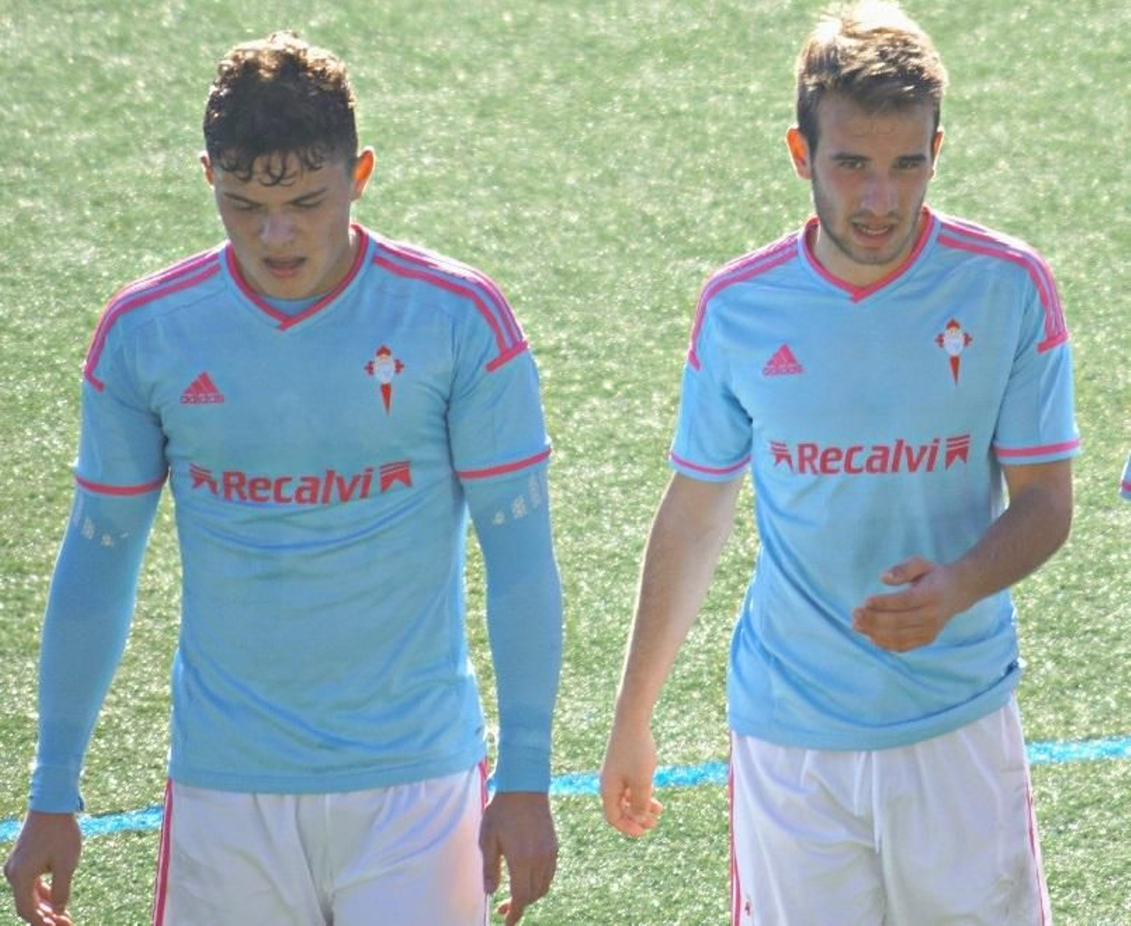Diego Alende, a la izquierda, en un partido del Celta B.
