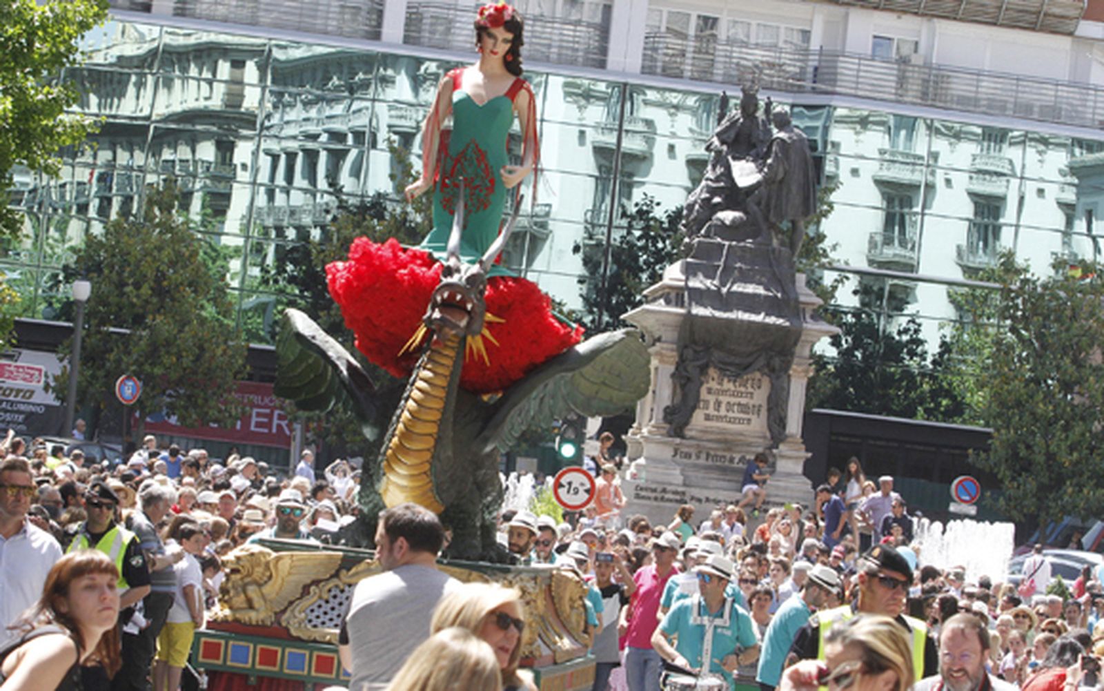 La Tarasca se pone flamenca para combatir las críticas