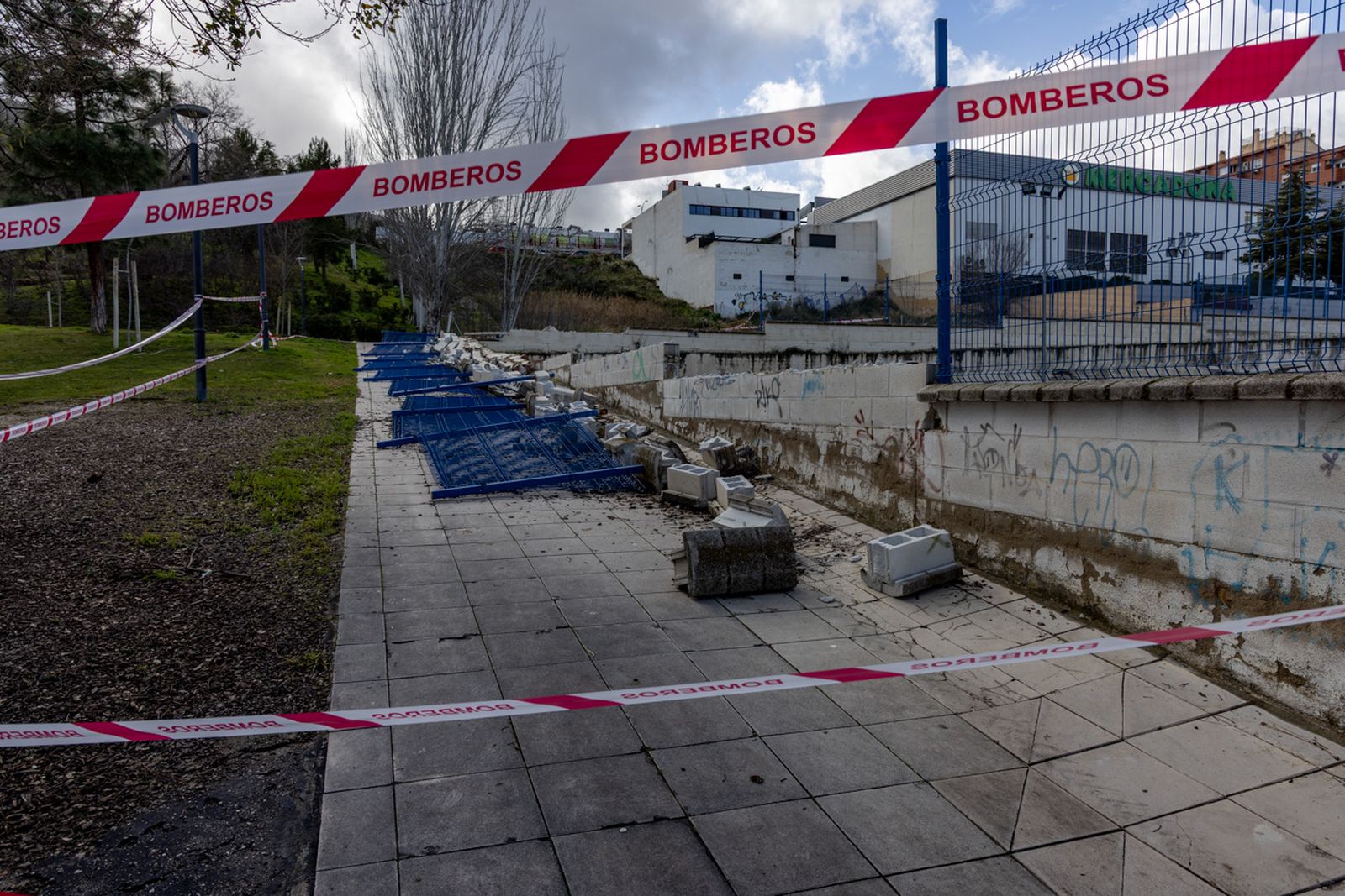 Las fuertes rachas de viento de la borrasca Leonardo dejan estas imágenes en Jaén