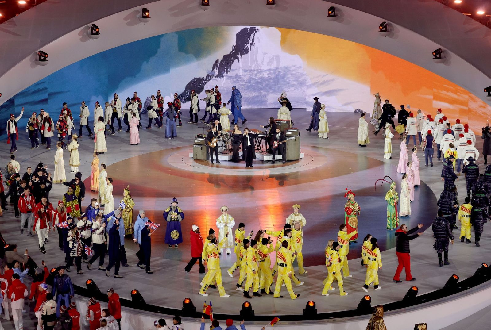 Las mejores fotos de los Juegos Olímpicos de invierno Milán Cortina d'Ampezzo 2026 | Ceremonia de clausura y jornada 17 y última