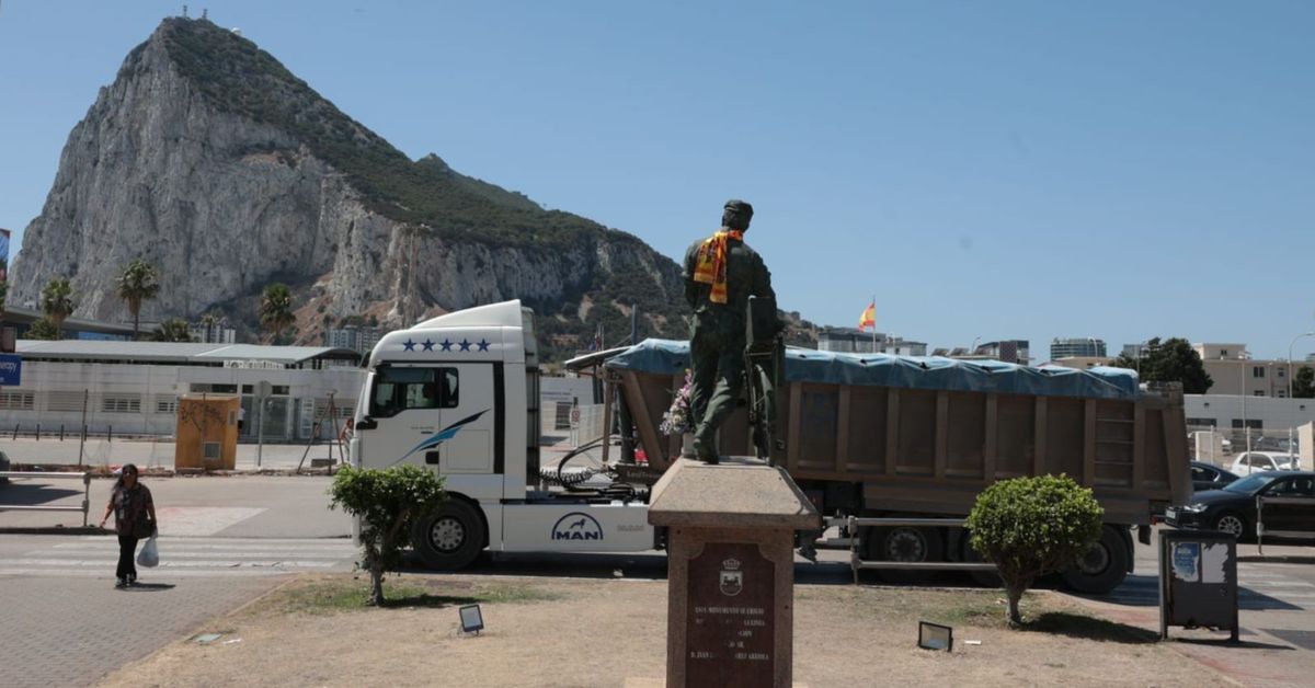 El Miteco registra el paso de camiones con piedras a Gibraltar para los ...