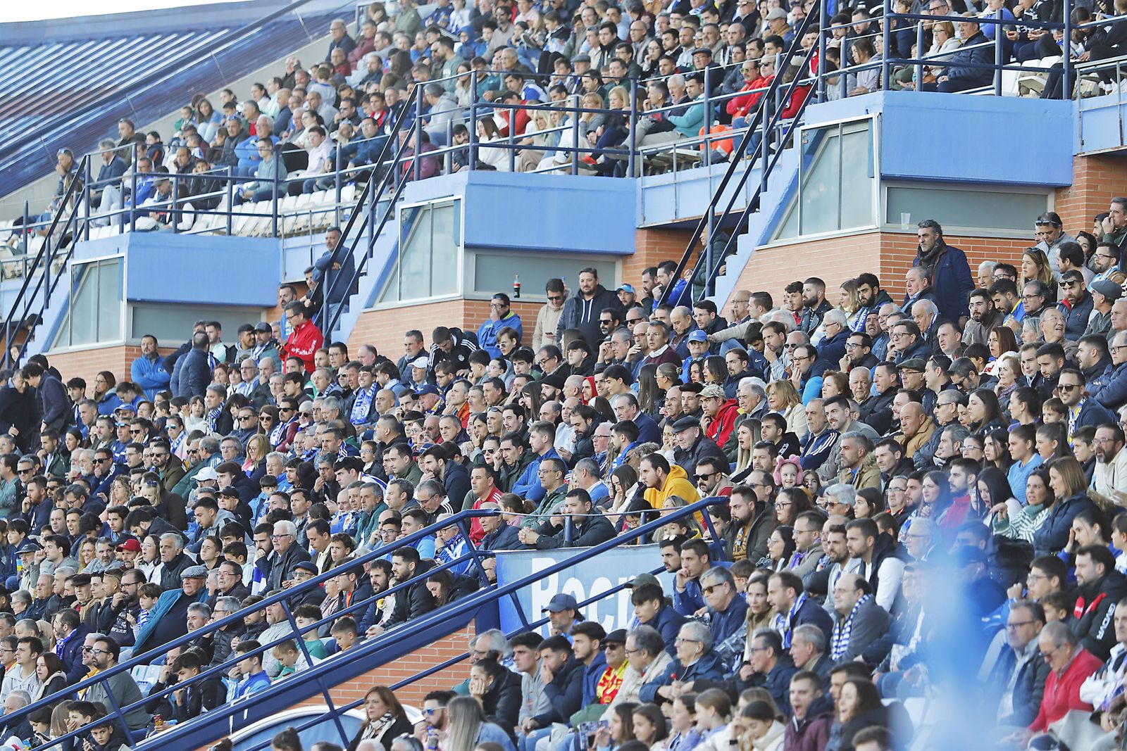 Imágenes del ambiente en el encuentro entre el Recreativo de Huelva y el Real Murcia