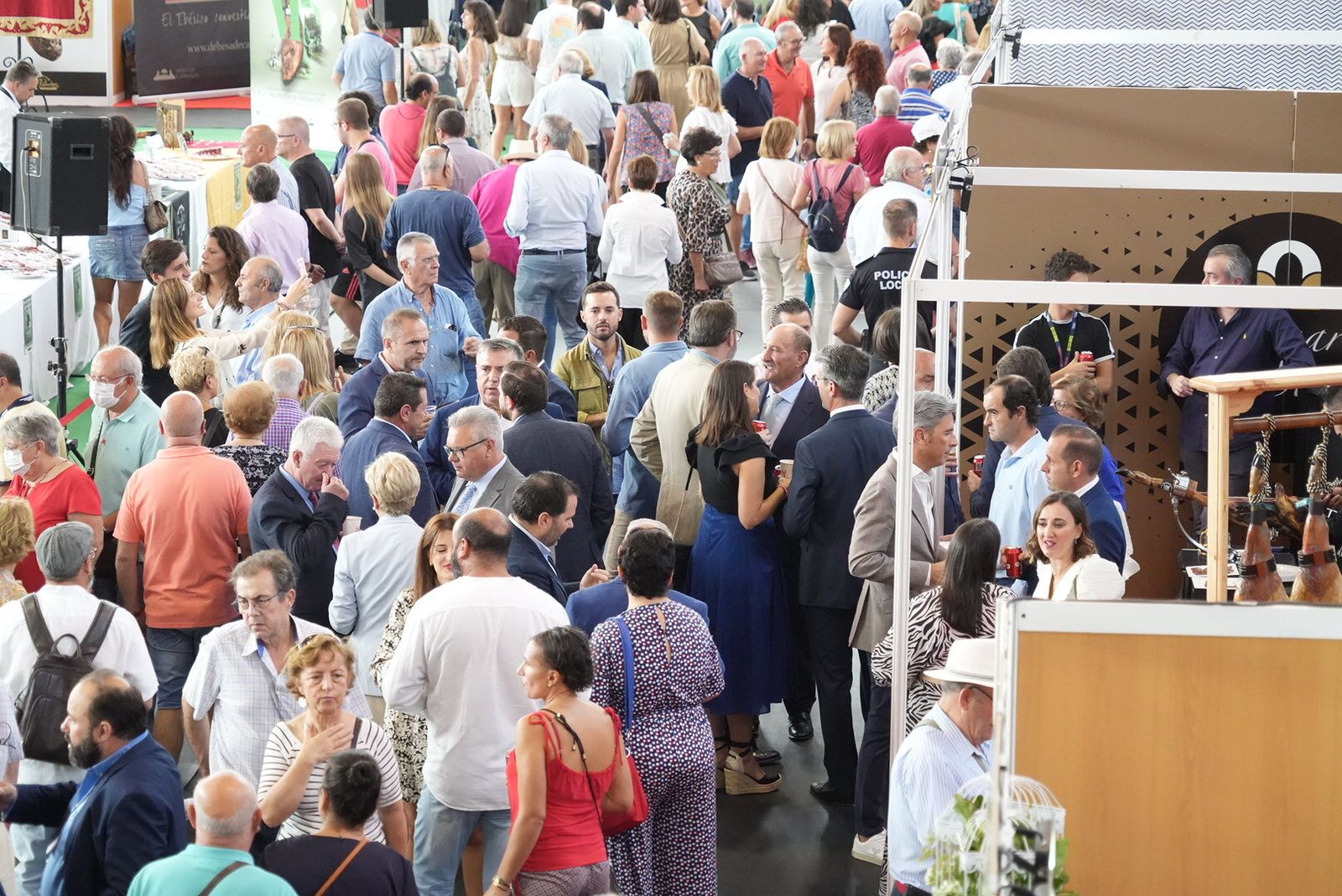 El día grande de la Feria del Jamón de Villanueva de Córdoba, en imágenes