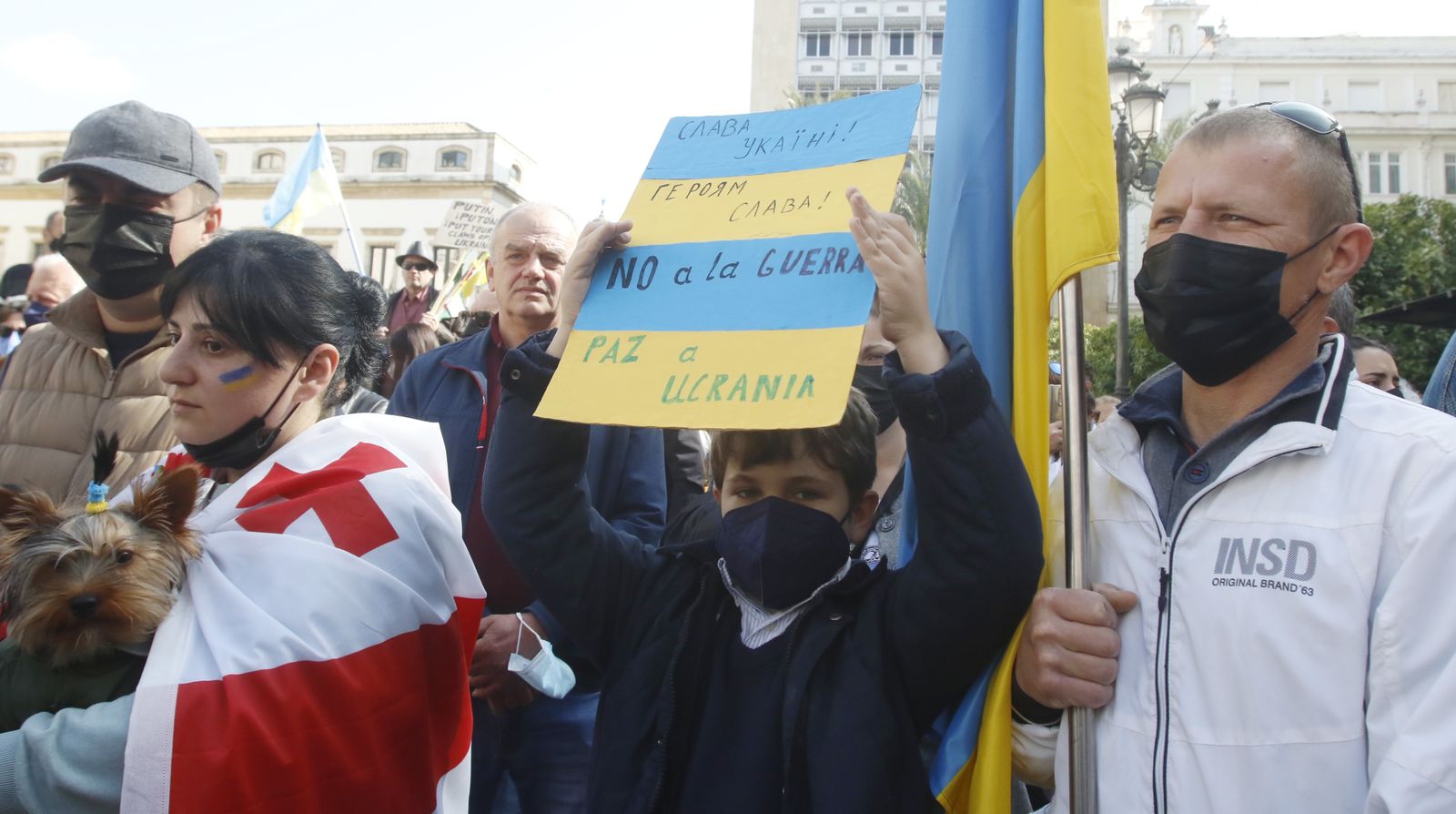 La concentración contra la guerra en Ucrania en Córdoba, en imágenes