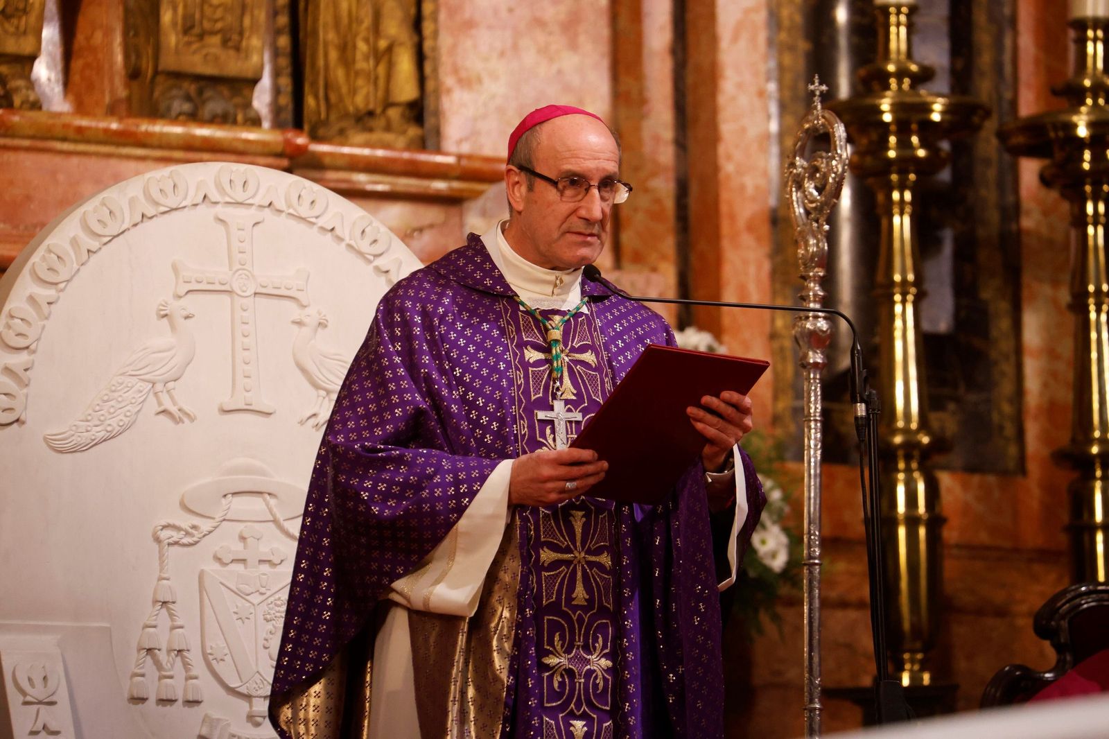 Las imágenes del funeral en Córdoba por las víctimas de la tragedia de Adamuz