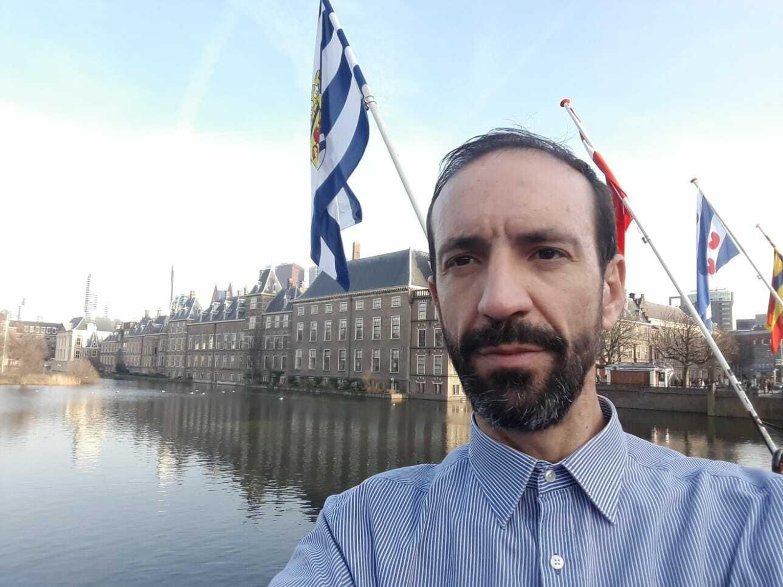 José Alberto Mellado, geriatra gaditano, en la ciudad holandesa donde trabaja, La Haya.