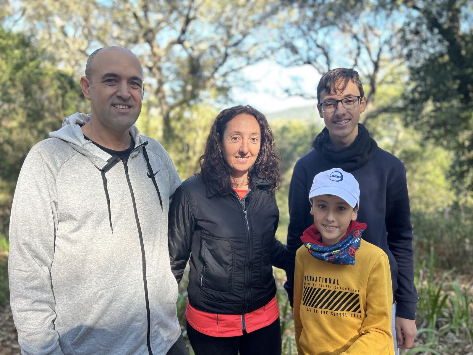 Jornada de reforestación en El Palancar por trabajadores de Acerinox, en imágenes