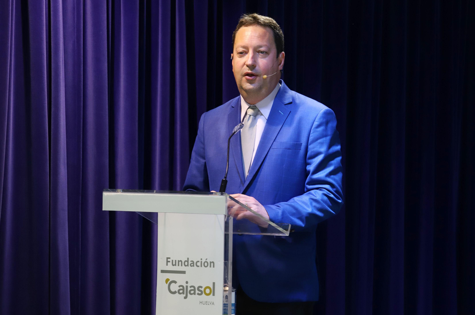 Imágenes del Foro Gerardo Rojas, con la participación de Antonio Lozano García