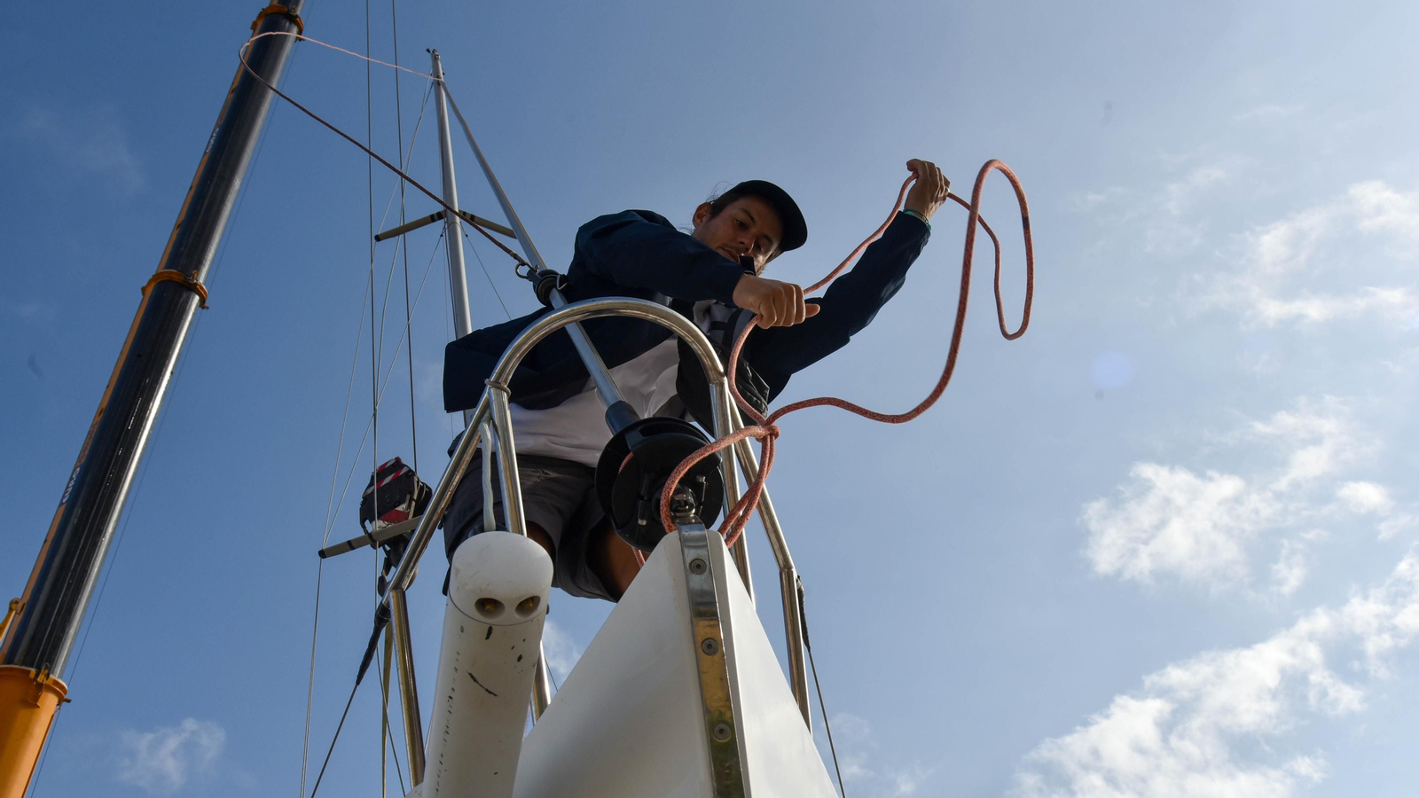 Fotos de los preparativos de la regata de vela J80 del Campeonato de España