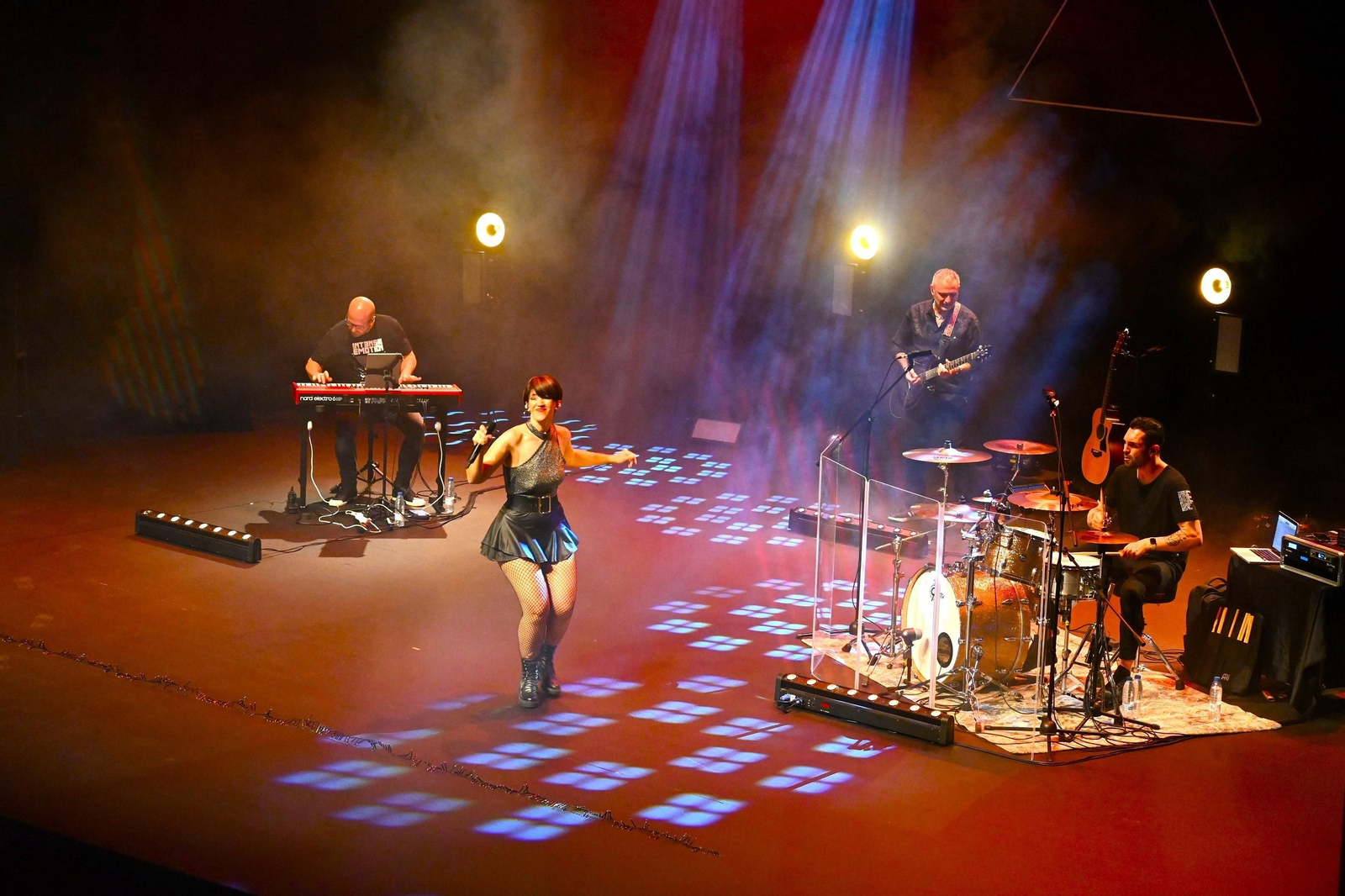 ‘Aidalai. Tributo Mecano’ actuó el pasado sábado en el Teatro Auditorio de Roquetas de Mar.