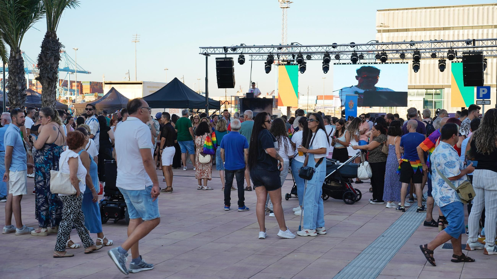 Fotos del Día del Orgullo en el Lago Marítimo de Algeciras