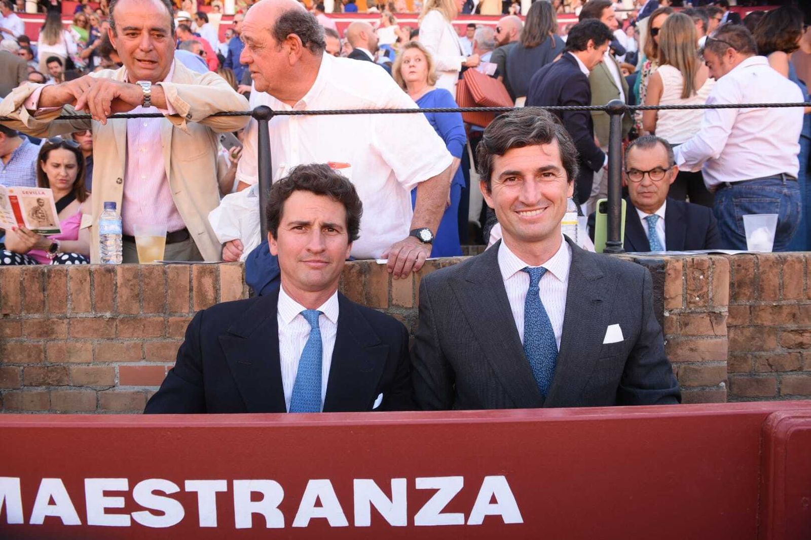 Ambiente en la Puerta del Príncipe en la corrida de El Juli, Daniel Luque y Pablo Aguado