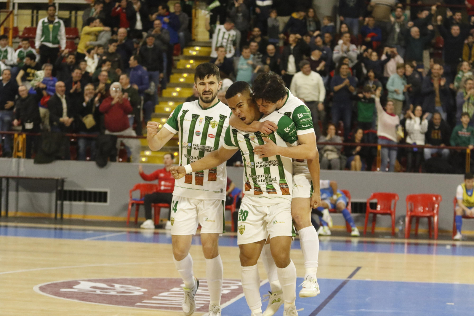 Las mejores fotos de la victoria del Córdoba Futsal ante el Noia