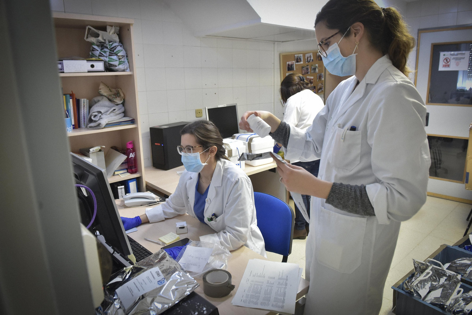La resistencia en la sanidad andaluza en el Virgen del Rocío: laboratorio general y de urgencias contra el Covid-19