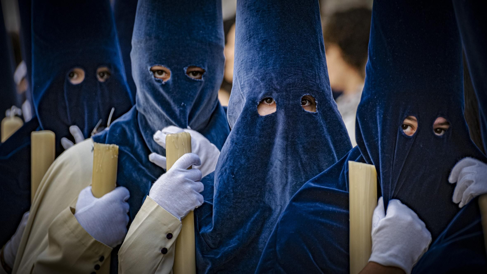 Imágenes de la salida de La Palma en la Semana Santa de Cádiz 2025