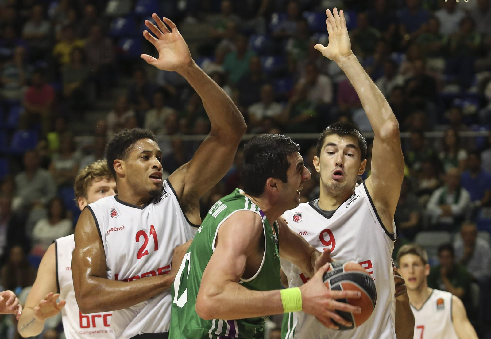 El paso de Augustine Rubit por el Carpena en un Unicaja-Brose de Euroliga