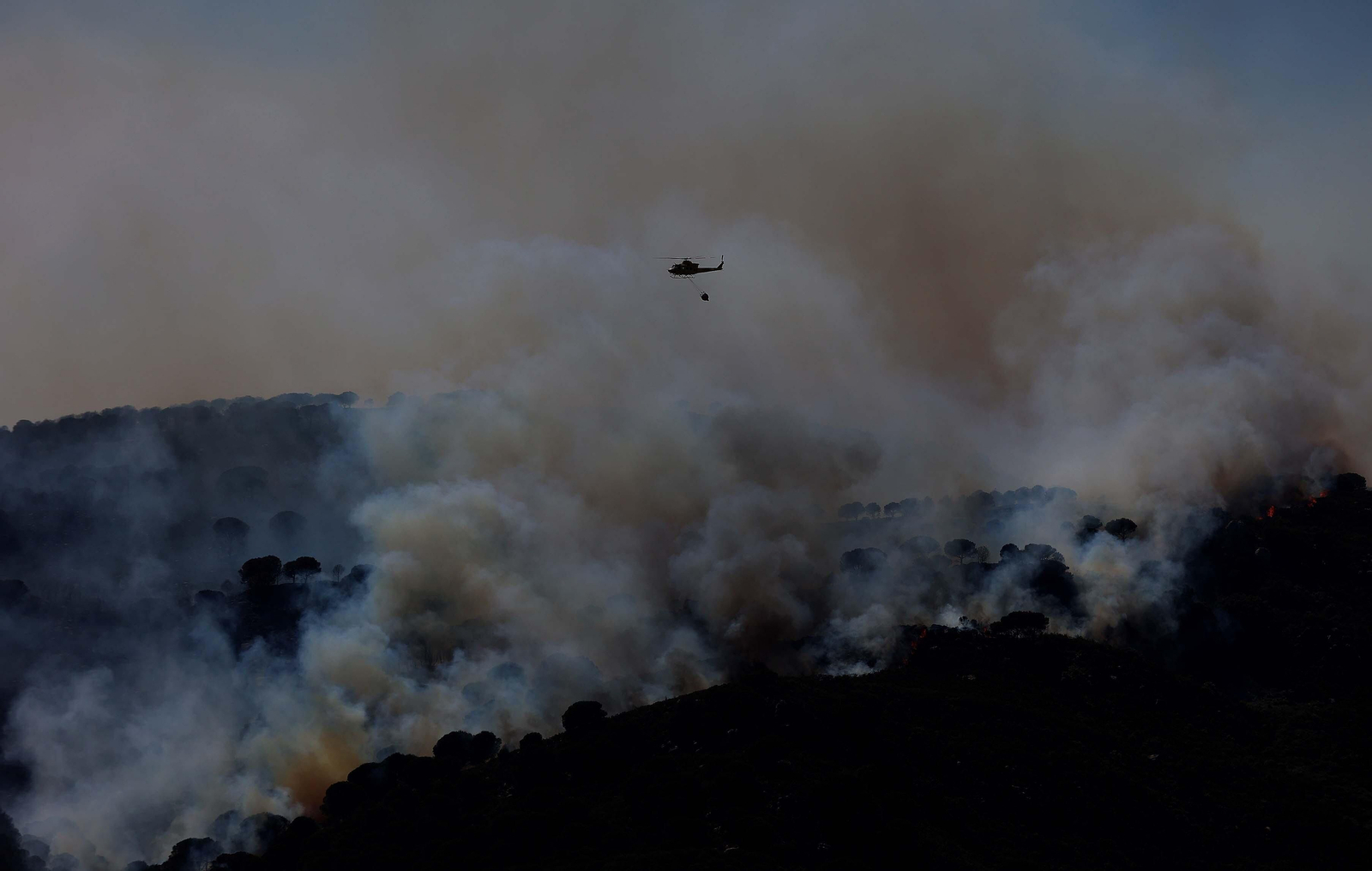 Imágenes del incendio de monte La Peña en Tarifa Imágenes del incendio de monte La Peña en Tarifa