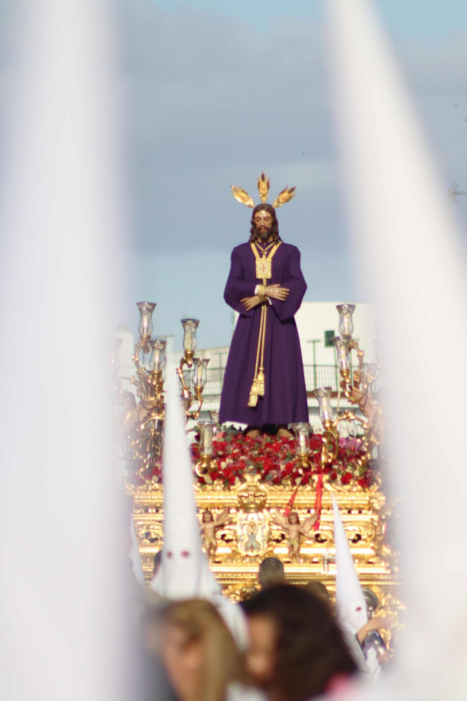 Las mejores imágenes del lunes Santo en Huelva: Hermandad del Cautivo