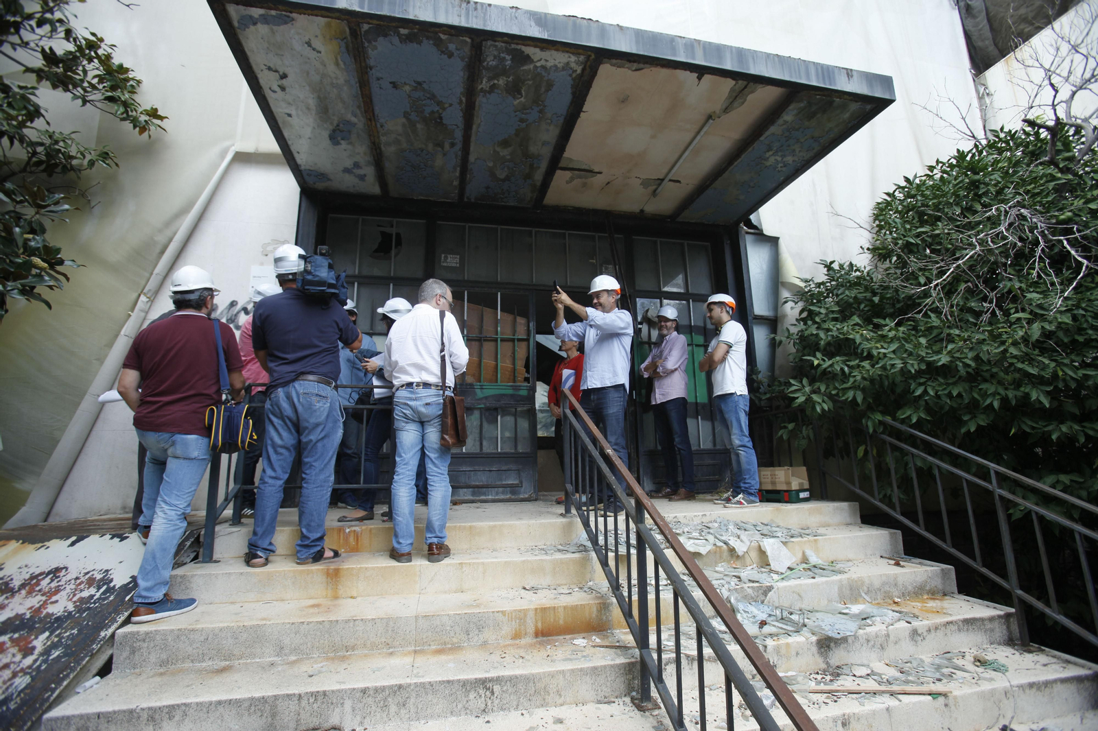 Una de las últimas visitas hace dos años al deteriorado edificio de la Gavidia.