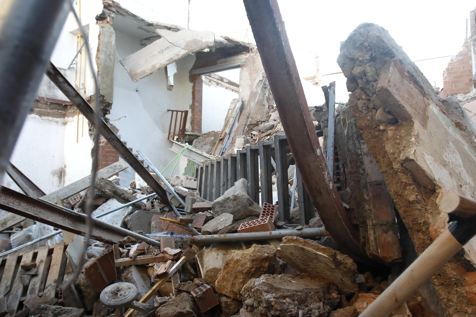 El derrumbe de la casa de la calle San Acisclo en Córdoba, en imágenes