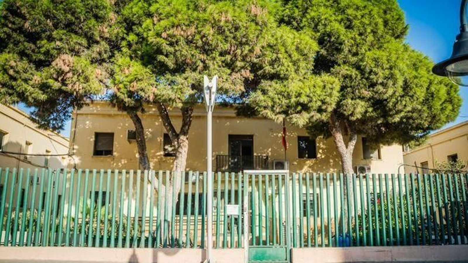 Vetusto cuartel de la Guardia Civil de Roquetas.